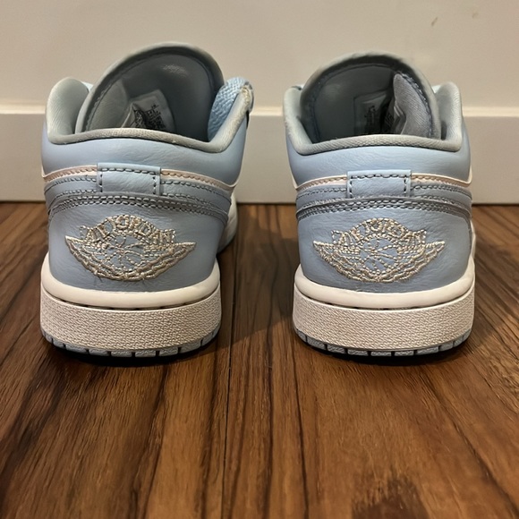 Nike Air Jordan Low, Ice Blue, Y3.5 - Picture 5 of 7